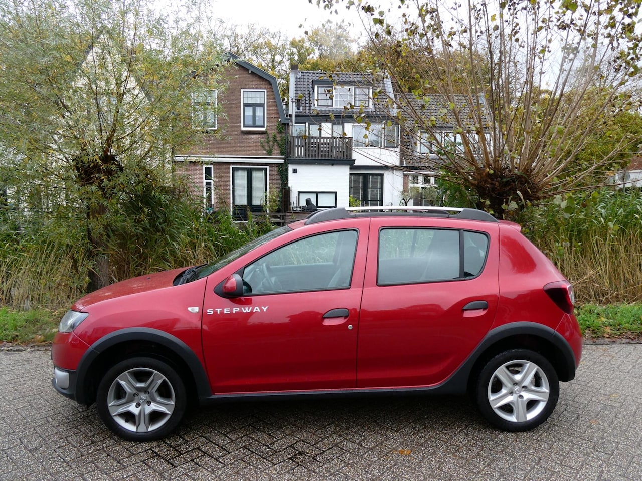 Dacia Sandero Stepway - 0.9 TCe 90pk 120.000km. Zuinig Hoge instap - AutoWereld.nl