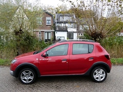 Dacia Sandero Stepway - 0.9 TCe 90pk 120.000km. Zuinig Hoge instap