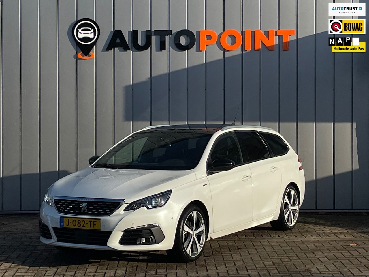 Peugeot 308 SW - 1.2 PureTech GT PANO TREKHAAK LEER - AutoWereld.nl