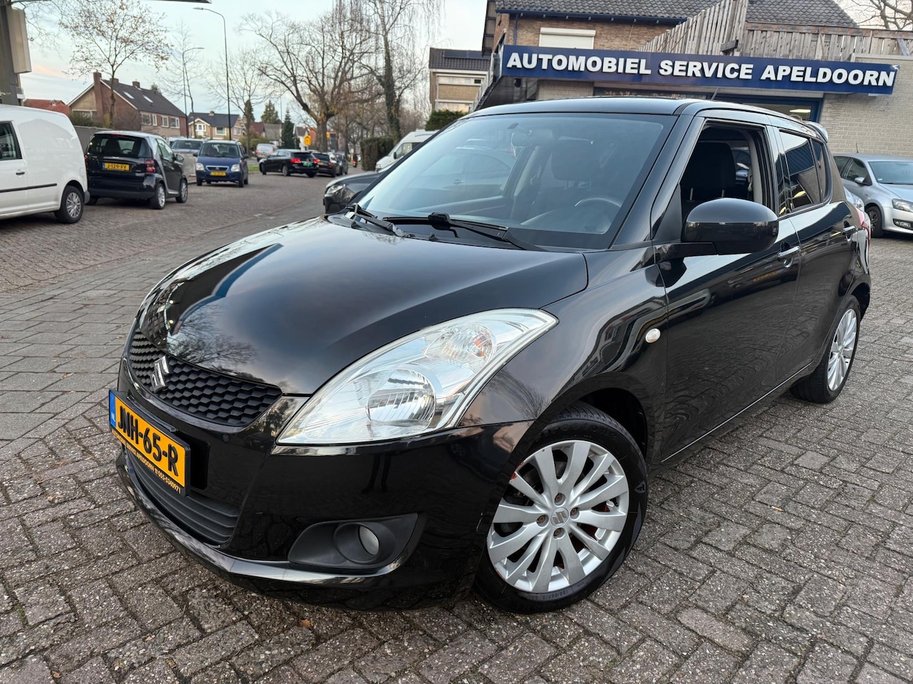 Suzuki Swift - 1.2 Comfort * CLIMA*STOELVERW.*LM. VELGEN*5DRS*SCHUIFDAK*KEYLESS* - AutoWereld.nl