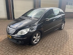 Mercedes-Benz B-klasse - 200 AIRCO / Automaat / PANO / LEDER