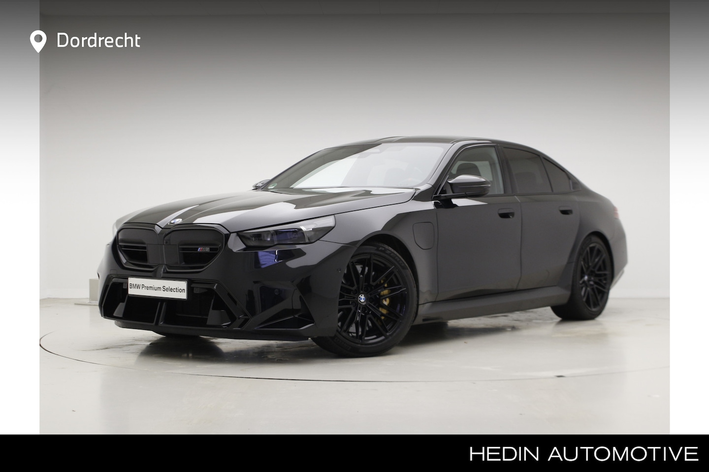 BMW M5 - 5-serie Sedan | Carbon Pack | Bowers & Wilkins Surround Sound | Trekhaak | M Carbon-kerami - AutoWereld.nl