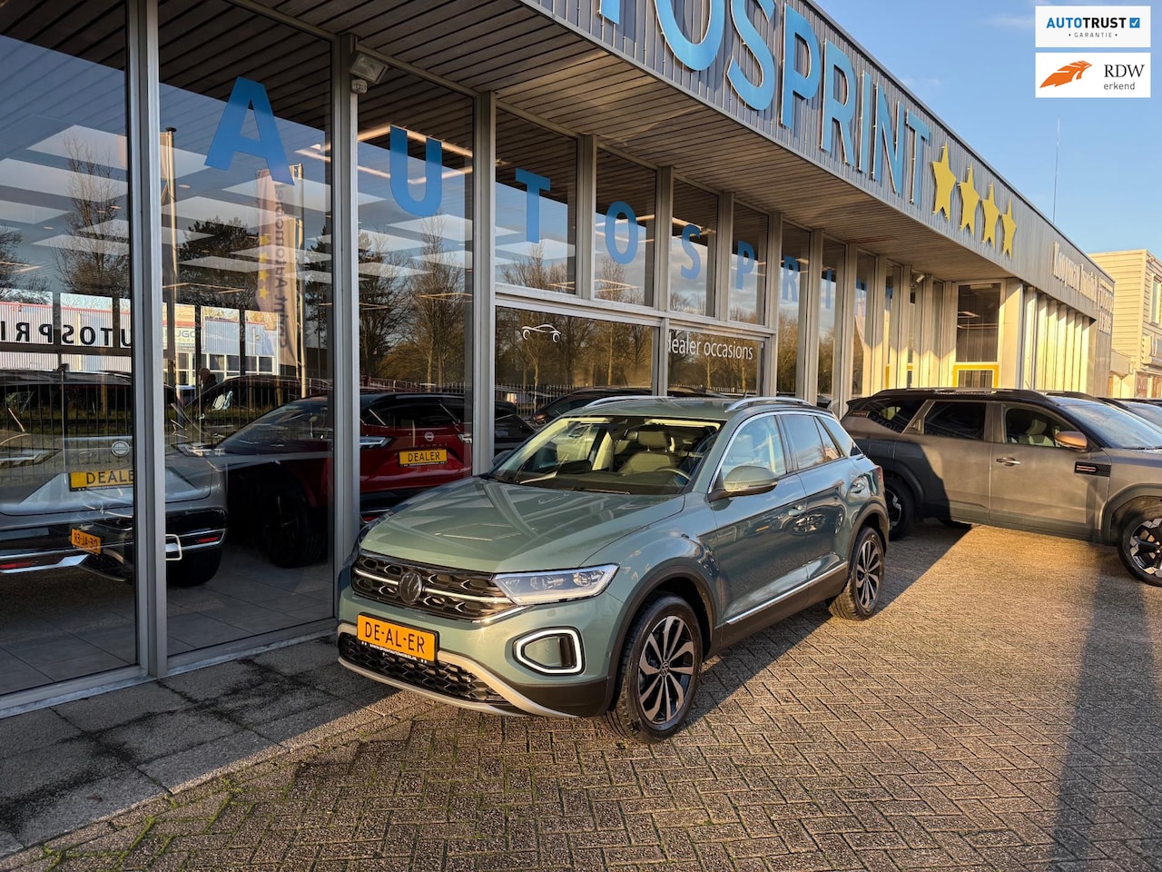 Volkswagen T-Roc - 1.5 TSI Style 150PK / CARPLAY / ACHTERUITRIJCAMERA / ELEKTRISCHE ACHTERKLEP - AutoWereld.nl