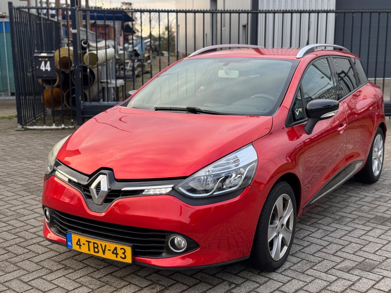 Renault Clio Estate - 1.5 dCi ECO Dynamique Navi Airco - AutoWereld.nl