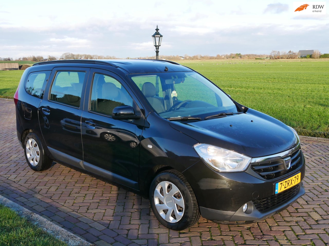 Dacia Lodgy - 1.5 dCi Lauréate 7pers. AC NAVI ** 3999 NETTO ** COMING SOON !!!! - AutoWereld.nl