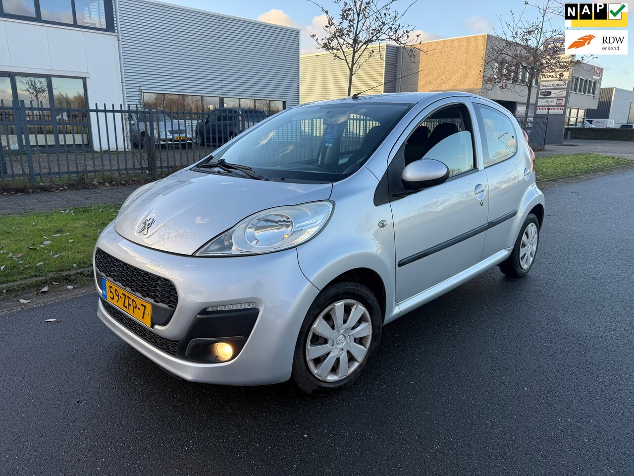 Peugeot 107 - 1.0 Active NAP/AIRCO/APK 11-2026/ELEC.RAMEN - AutoWereld.nl