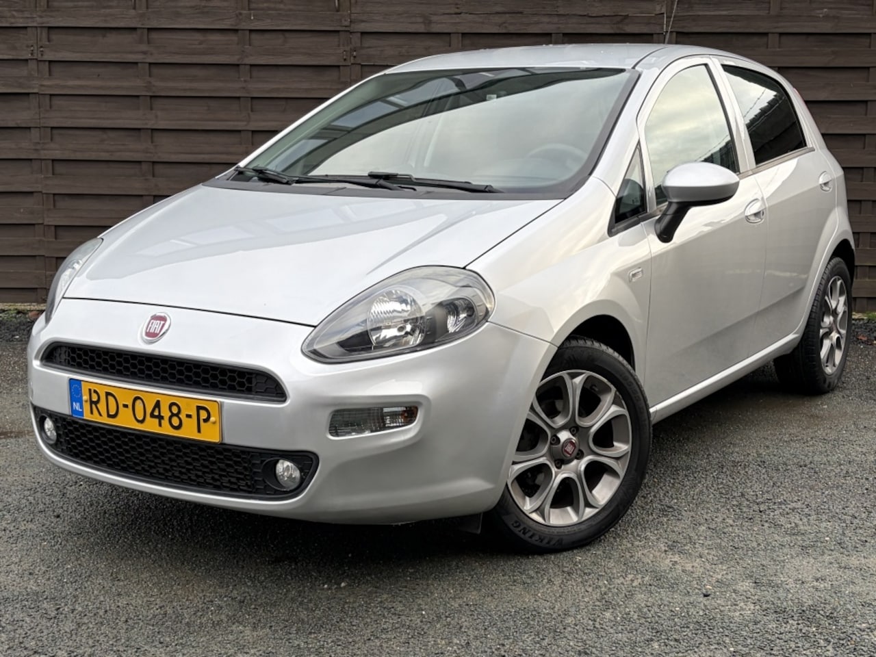 Fiat Punto Evo - 0.9 TwinAir Sempre / Navi / Clima / PDC / Trekhaak / NAP - AutoWereld.nl