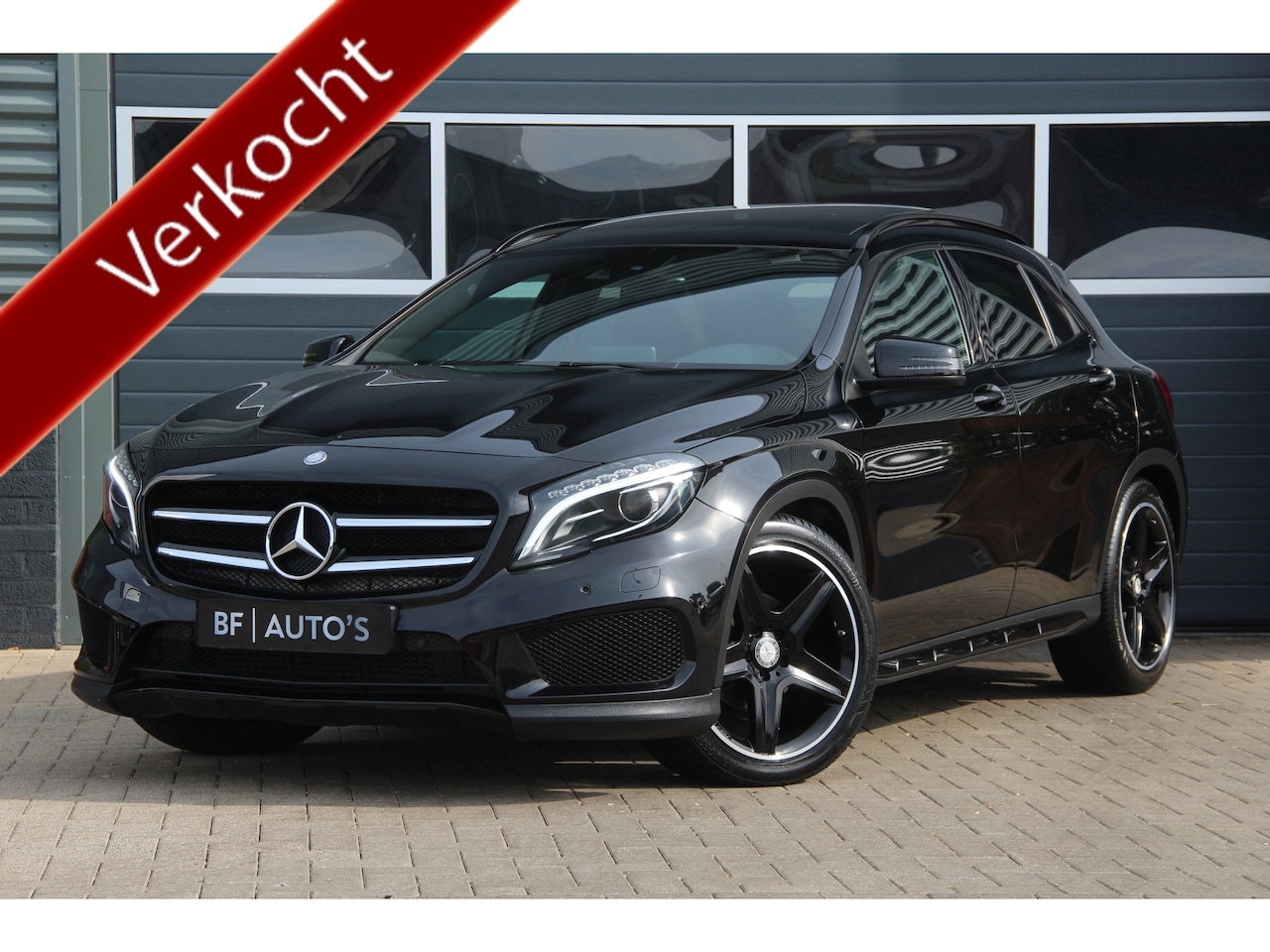 Mercedes-Benz GLA-Klasse - 200 AMG Premium Plus | 1e eigenaar | Panodak | Carbon | Navi | Memory | BI-Xenon | Cruise - AutoWereld.nl