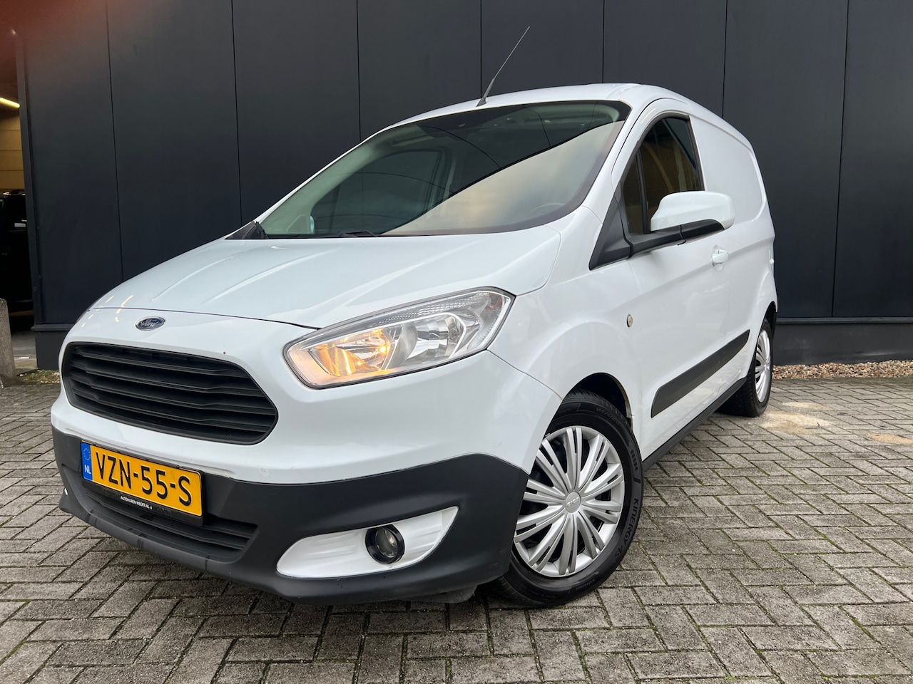 Ford Transit Courier - 1.5 TDCI 2017 Airco/Navi/Marge!!!NwApk - AutoWereld.nl
