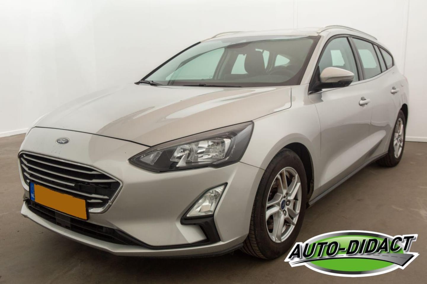 Ford Focus - 1.0 EcoBoost Hybrid Clima Navi Camera Trend Edition Business - AutoWereld.nl