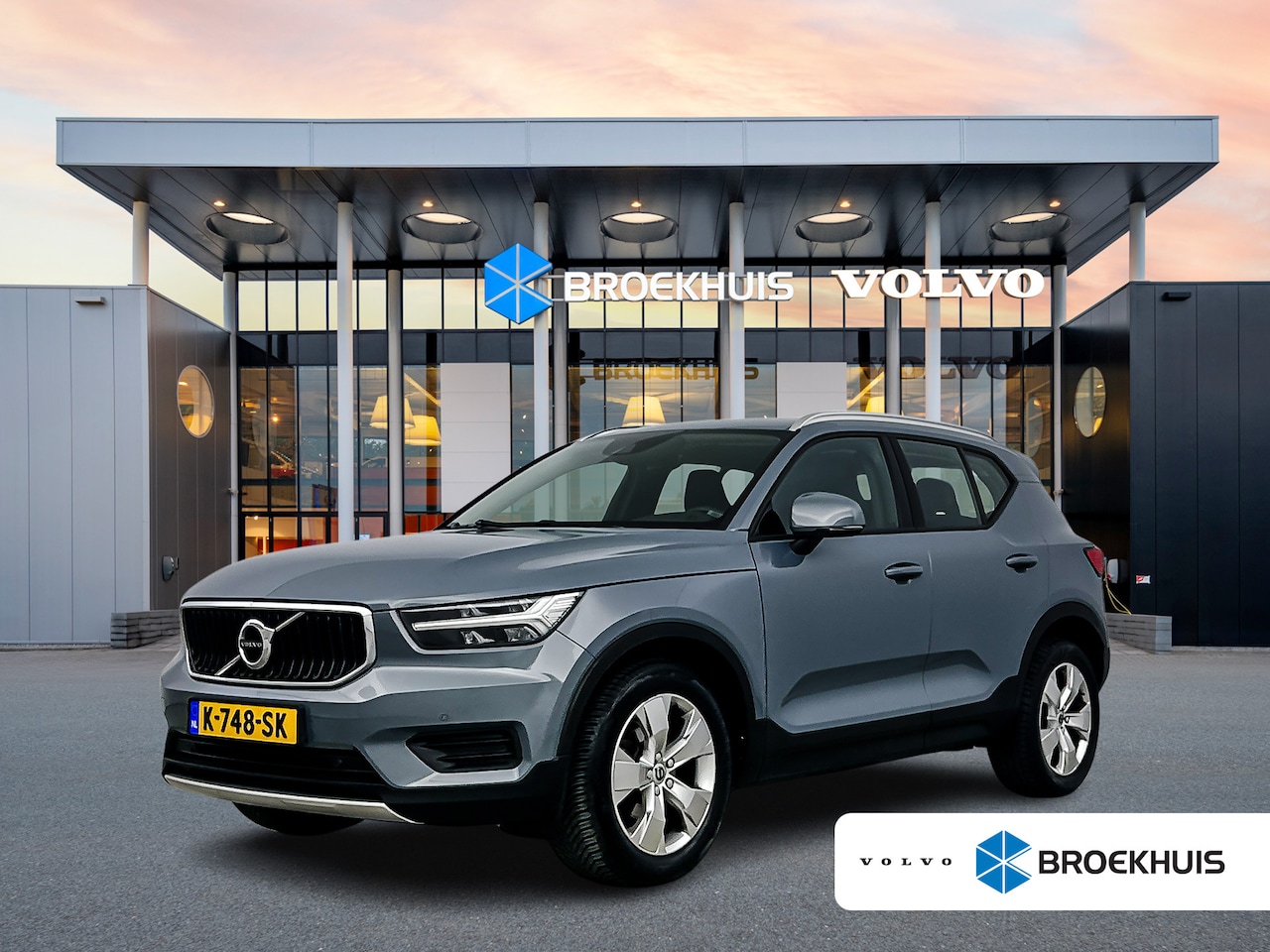 Volvo XC40 - T3 Momentum | 18" | Harman Kardon | Stoelverwarming | Parkeercamera | Keyless | Elektrisch - AutoWereld.nl