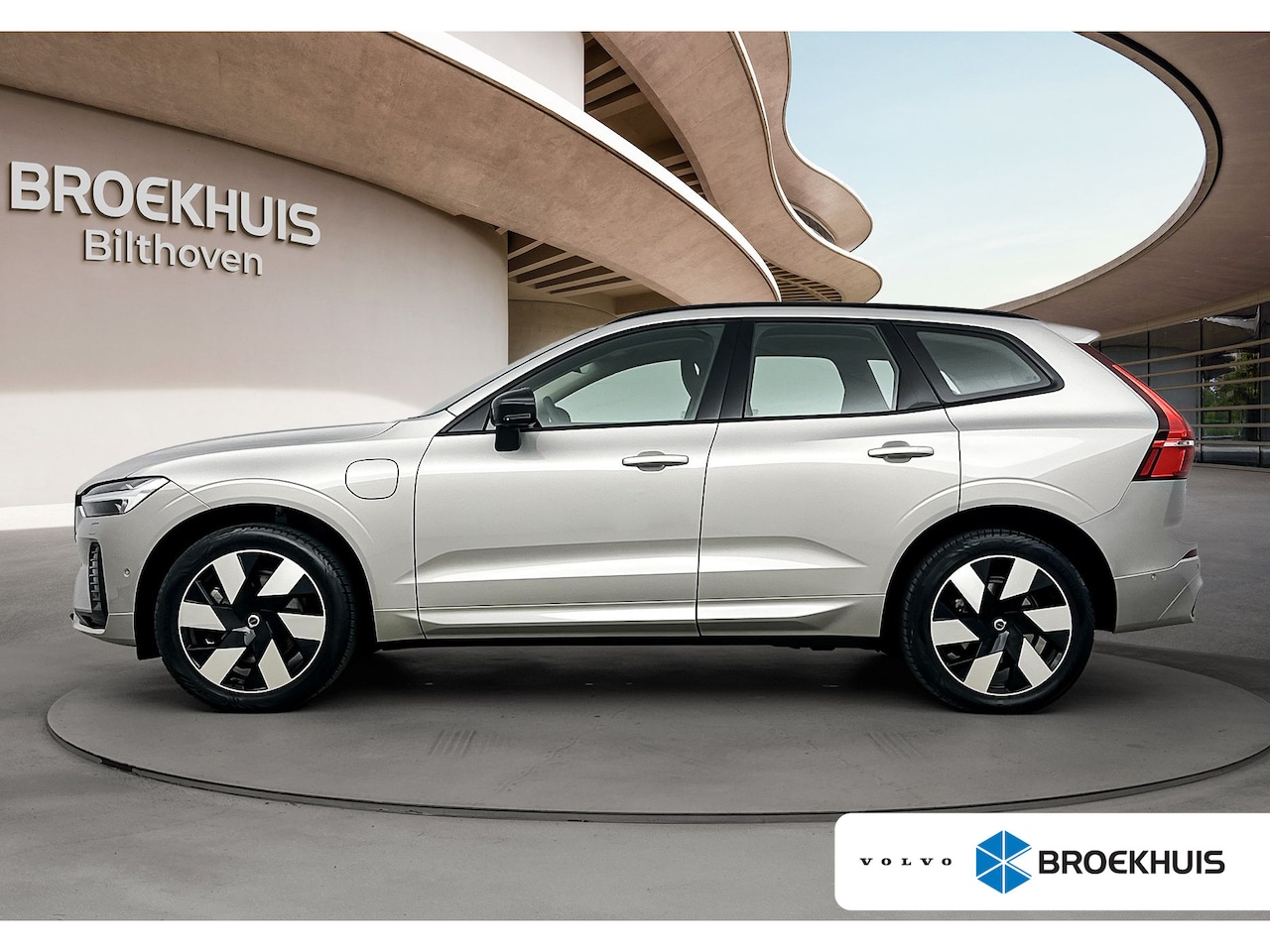 Volvo XC60 - T6 Plug-in hybrid AWD Ultimate Dark | SILVER DAWN | Trekhaak | PDC V+A 360 camera | Stoel - AutoWereld.nl