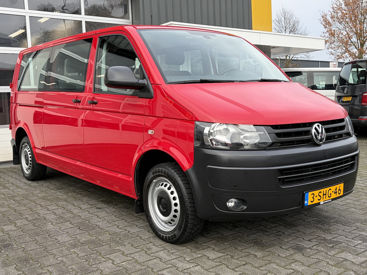 Volkswagen Transporter Kombi - 2.0 TDI DSG Automaat L2H1 BPM/ BTW vrij Airco Cruise control Trekhaak Navigatie Verlengde - AutoWereld.nl