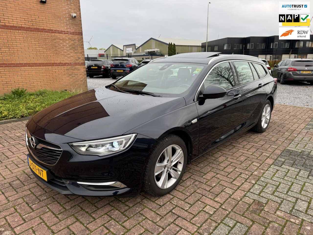 Opel Insignia Sports Tourer - 1.5 Turbo Business Executive 1.5 Turbo Business Executive, Panorama, Full Led, Leder, - AutoWereld.nl