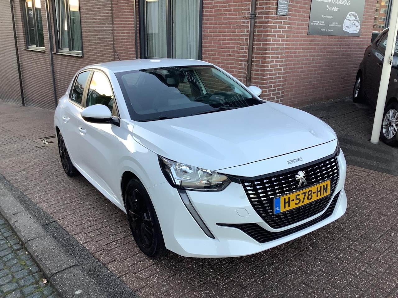 Peugeot 208 - 1.2 PureTech Active automaat - AutoWereld.nl