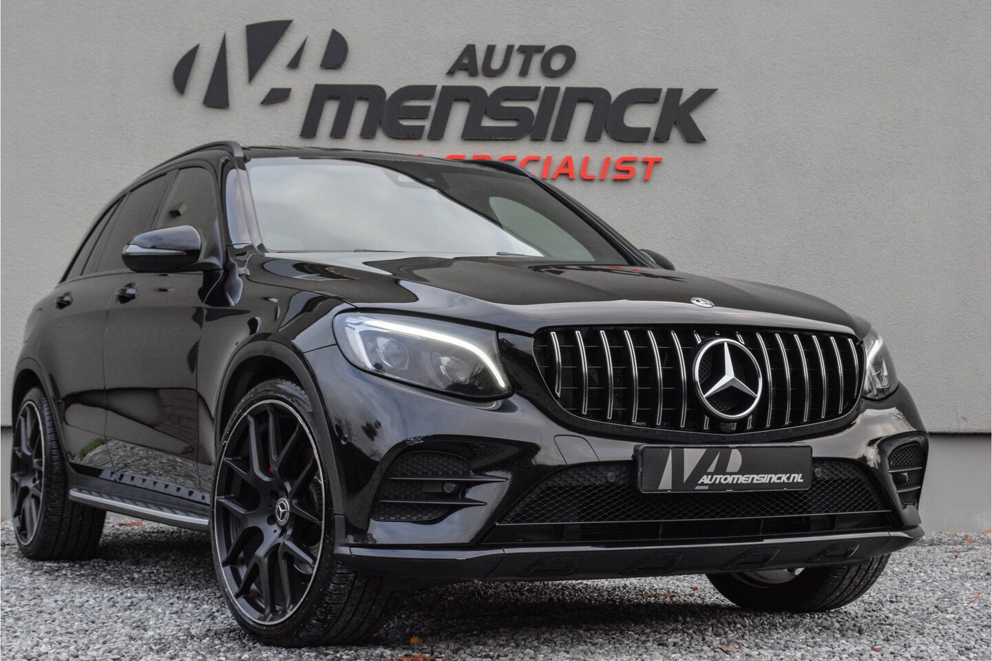 Mercedes-Benz GLC-klasse - 250 4MATIC Premium Plus / AMG/ Cruise Control/ Trekhaak/ Panoramadak/ 155kW (211PK) - AutoWereld.nl