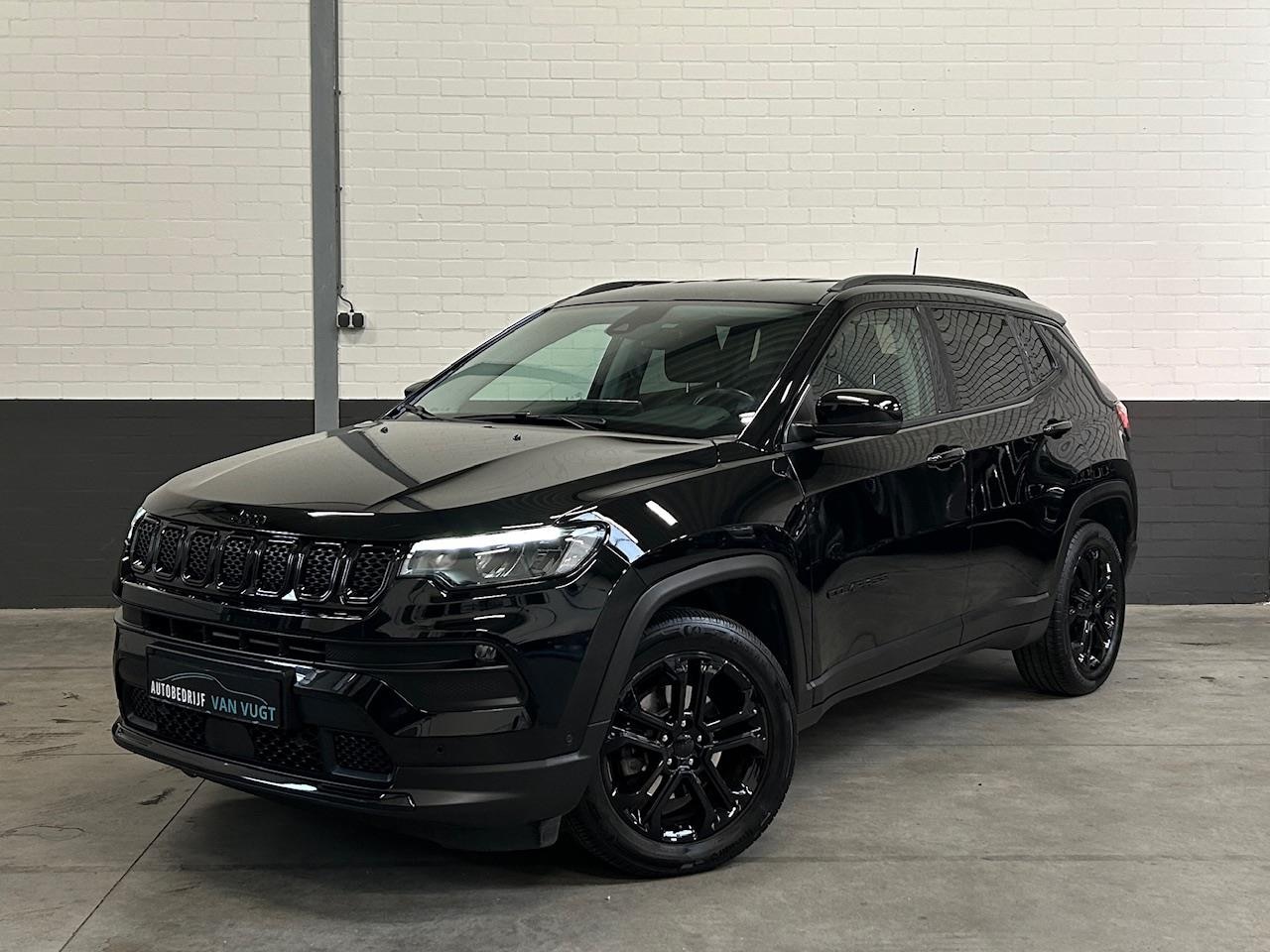 Jeep Compass - 1.5T e-Hybrid Night Eagle 1.5T e-Hybrid Night Eagle, Apple - Android, verwarmde stoelen en stuur, ect. - AutoWereld.nl