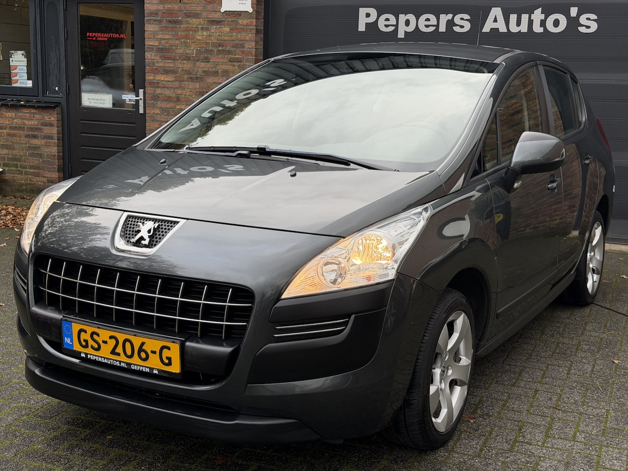 Peugeot 3008 - 1.6 VTi Access Airco . sportvelgen . trekhaak . hoge instap . - AutoWereld.nl