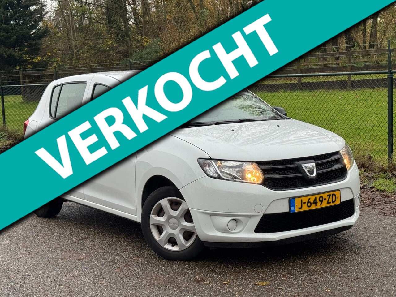 Dacia Sandero - 1.2 16V /NAP/Trekhaak/Airco/ - AutoWereld.nl