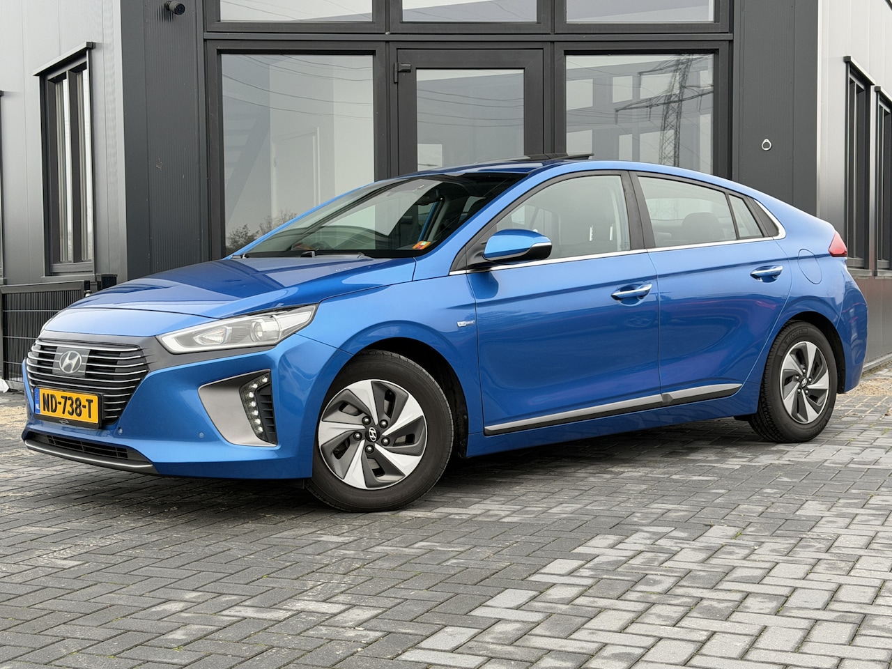 Hyundai IONIQ - 1.6 GDi Premium Leer | SK dak | Verw. stoelen & stuur | Nwe APK - AutoWereld.nl