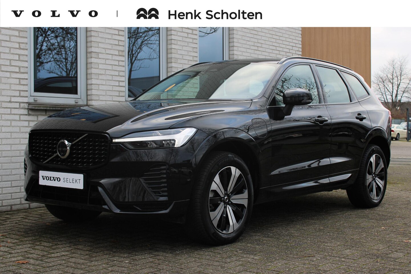 Volvo XC60 - 2.0 T6 Plug-in hybrid AWD Plus Dark | All-season banden | Panoramadak | 360° camera | Blin - AutoWereld.nl