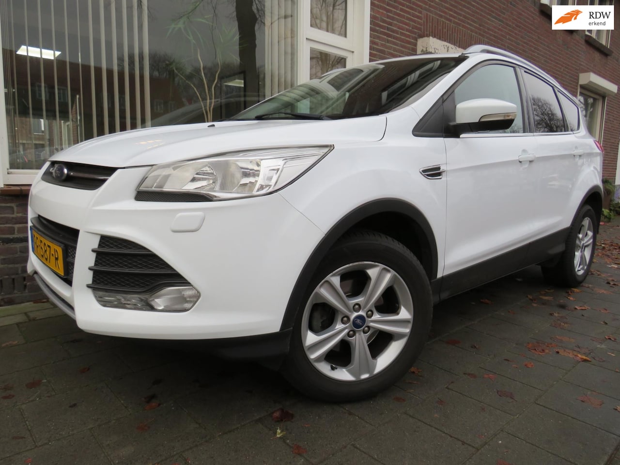 Ford Kuga - 1.5 Trend Clima Winterpakket Trekhaak - AutoWereld.nl