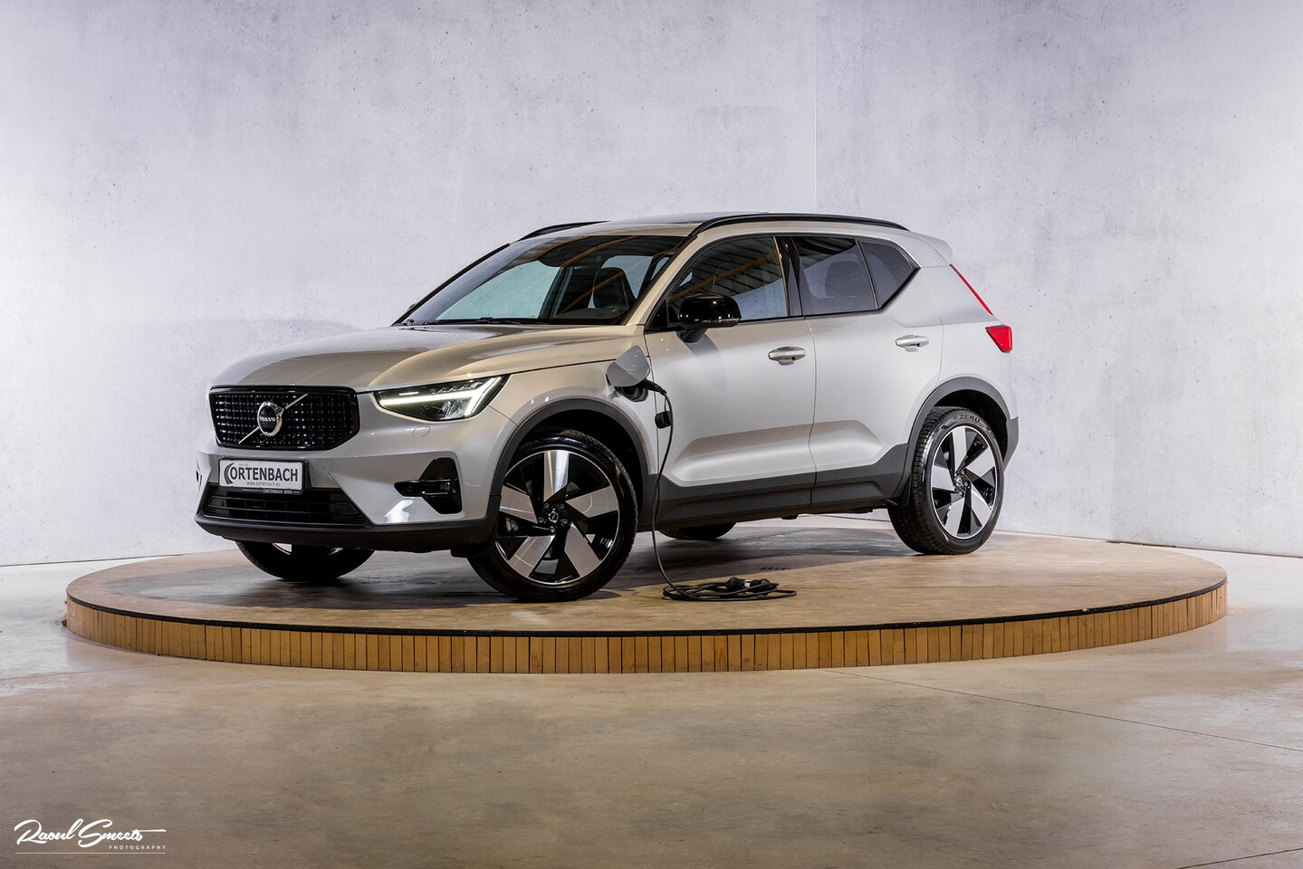 Volvo XC40 - 1.5 T5 Plug-in hybrid Ultimate Dark | Adaptieve cruise | Panorama dak | Blis | Harman Kard - AutoWereld.nl