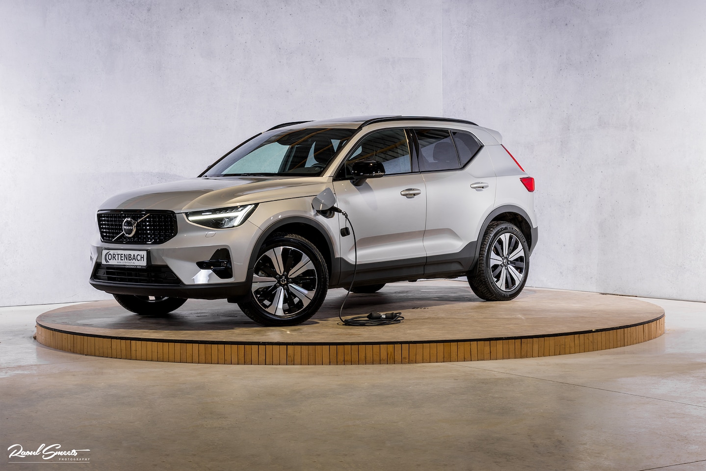 Volvo XC40 - 1.5 T4 Plug-in hybrid Ultimate Dark | Panorama dak | Cruise control | Harman Kardon | Memo - AutoWereld.nl