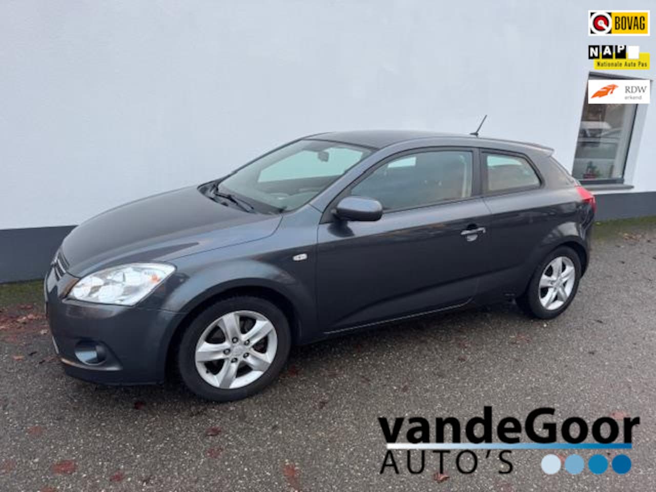 Kia Pro cee'd - 1.4 CVVT X-tra 1.4 CVVT X-tra, '11, airco, lm-velgen, mf-stuur, keurige auto ! - AutoWereld.nl