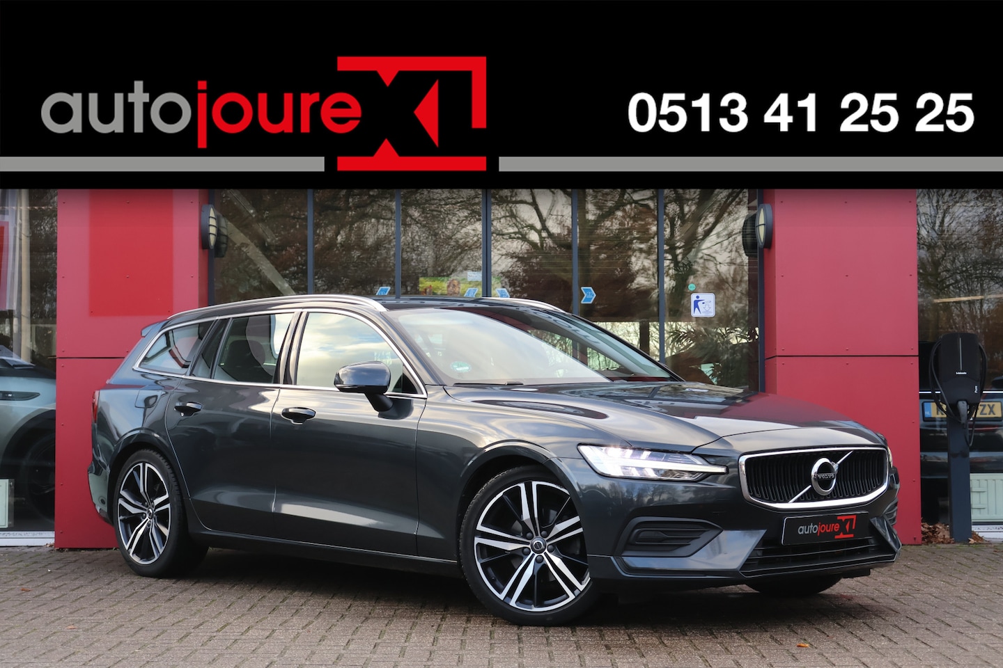 Volvo V60 - 2.0 D3 Momentum | Origineel NL | Trekhaak | Cruise Control | Navigatie | Climate Control | - AutoWereld.nl