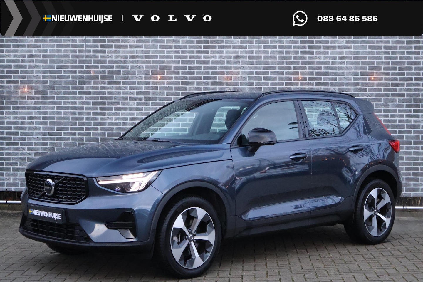 Volvo XC40 - 2.0 B4 Plus Dark | Adaptieve cruise control | Parkeersensoren voor + achter | Parkeercamer - AutoWereld.nl