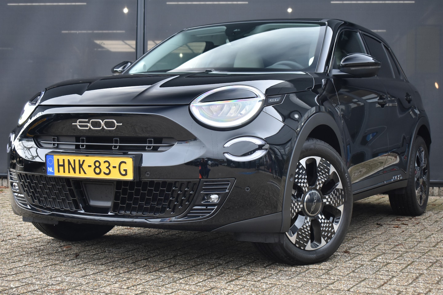 Fiat 600e - La Prima 54 kWh 156pk 3 Fase 8 Jaar Garantie! | Vol-Leder | Massage | Adaptive Cruise | El - AutoWereld.nl