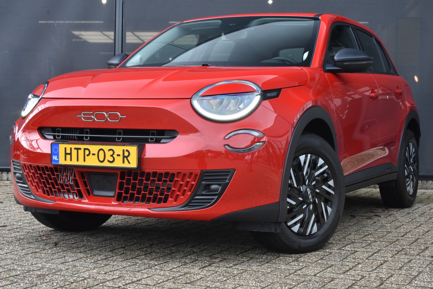 Fiat 600 - 1.2 Hybrid Urban 100pk Automaat 8 Jaar Garantie! | Stoelverwarming | Voorruitverwarming | - AutoWereld.nl