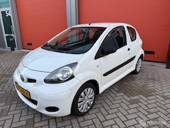 Toyota Aygo - 1.0-12V Access APK 11-2026 KM NAP AIRCO