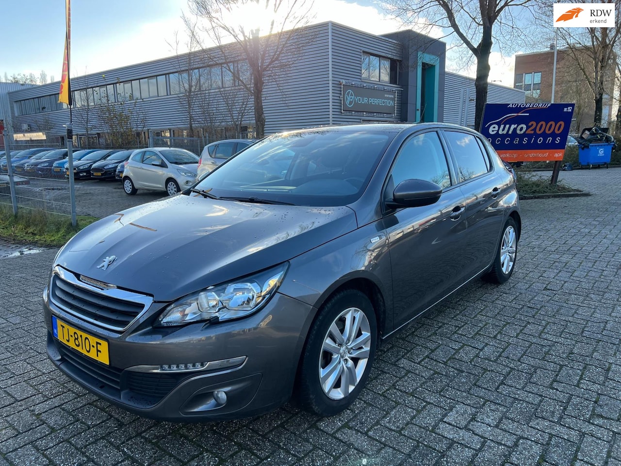 Peugeot 308 - 1.2 PureTech Allure - NAVIGATIE - TREKHAAK ! - AutoWereld.nl