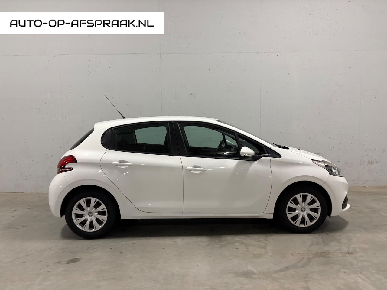 Peugeot 208 - 1.0 PureTech Access 5drs. Navi Airco Cruise Control Stoelverw. - AutoWereld.nl
