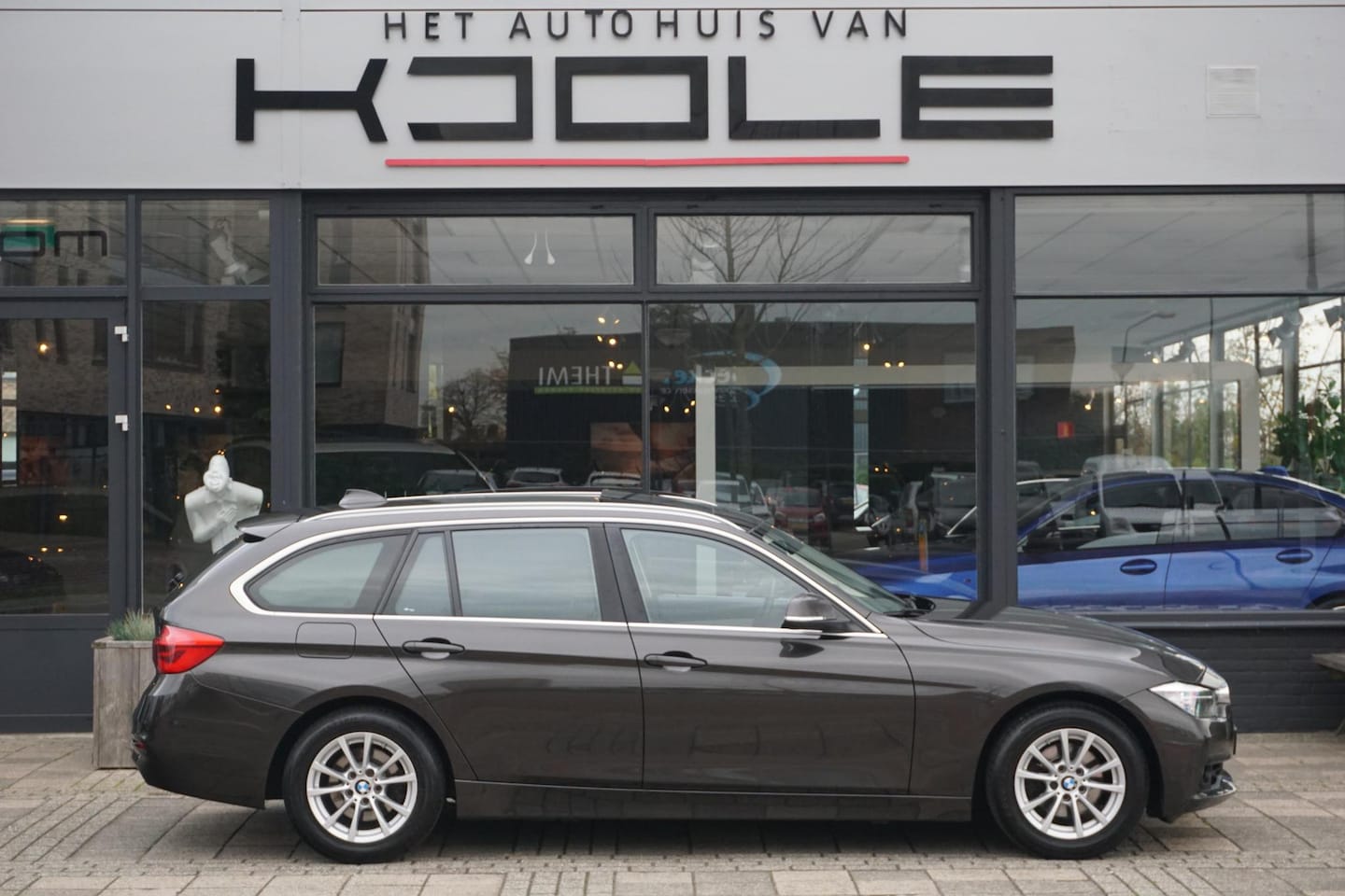 BMW 3-serie Touring - 318i Essential 318i Essential - AutoWereld.nl