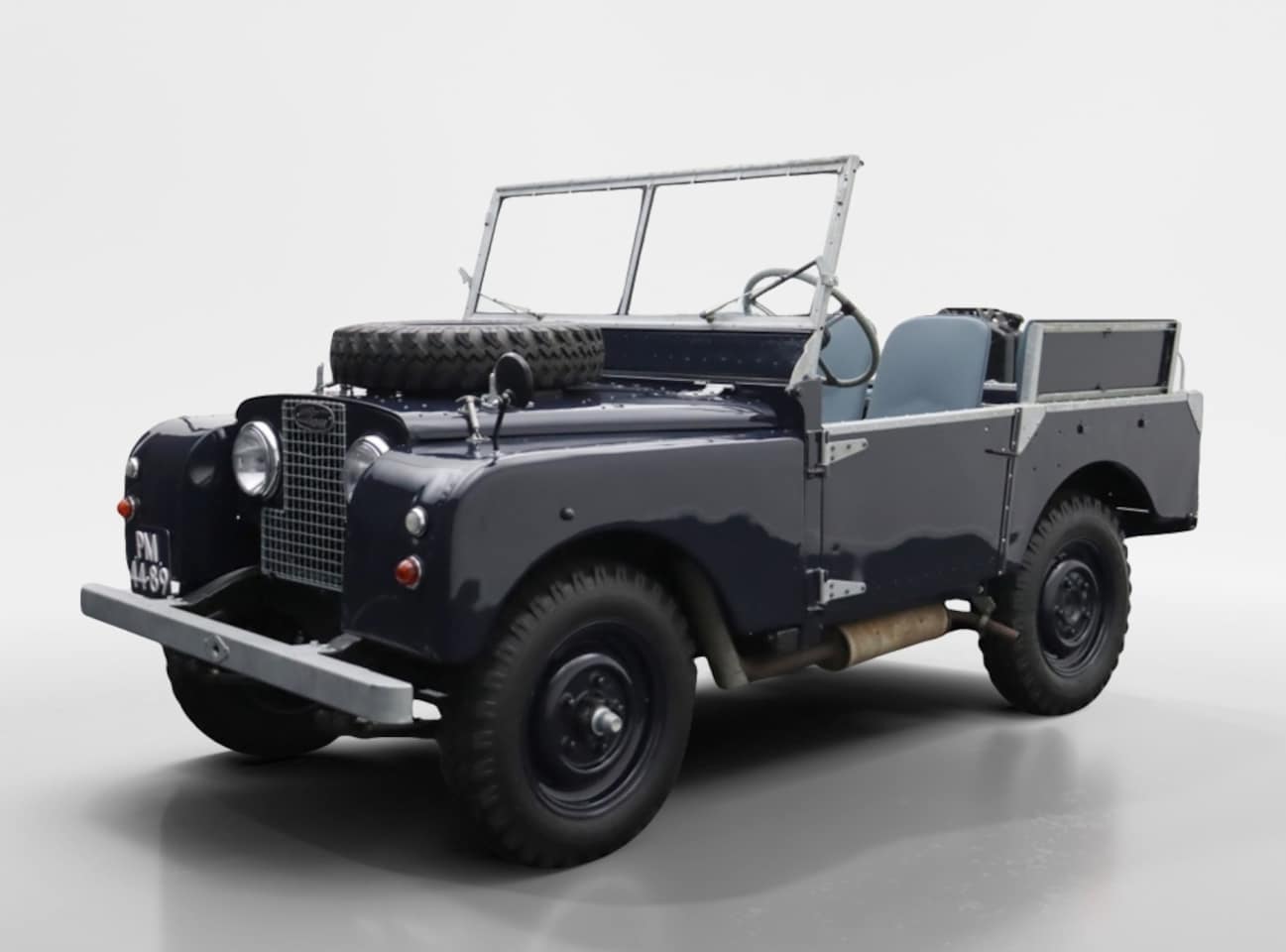 Land Rover 80 - Serie 1 softtop Gendarmerie CONCOURSTAAT - AutoWereld.nl