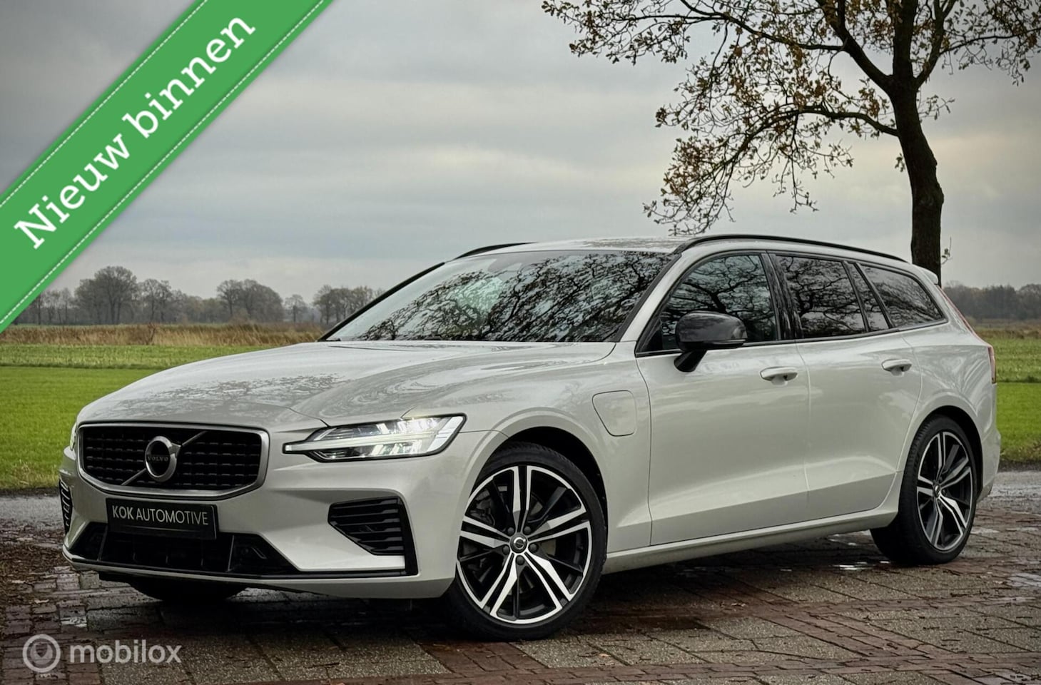 Volvo V60 - 2.0 T6 AWD R-Design|Harman Kardon| Camera| ACC| - AutoWereld.nl