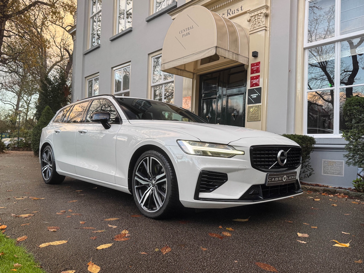 Volvo V60 - 2.0 T6 Recharge AWD R-Design 2.0 T6 Recharge AWD R-Design, Memory - AutoWereld.nl