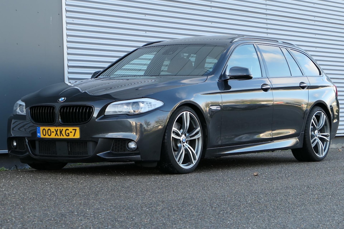 BMW 5-serie Touring - 525d High Executive M-sport Navi Pano HUD Memory - AutoWereld.nl