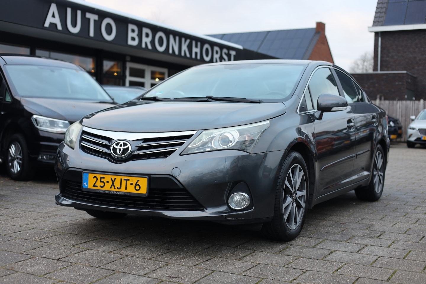 Toyota Avensis - 1.8 VVTi DYNAMIC | CLIMA | NAVI | CAMERA | TREKHAAK - AutoWereld.nl