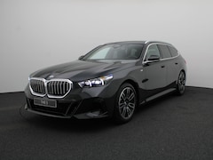 BMW 5-serie Touring - 520i | M Sport Package | Equipment Package Pro | Travel Package