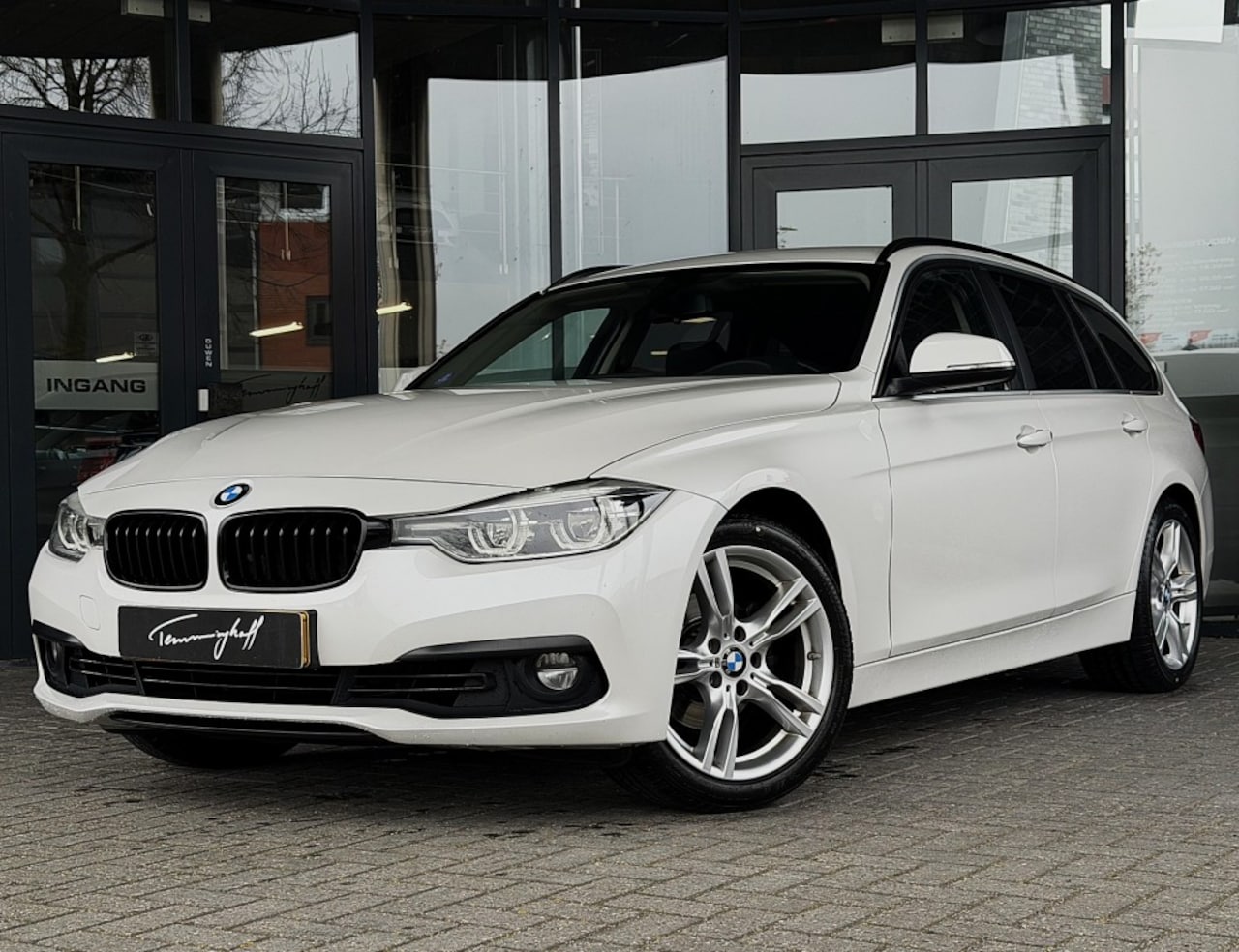 BMW 3-serie Touring - 320I LCi TOURING AUT. - AFN. TREKH. - ORG. NL. - AutoWereld.nl