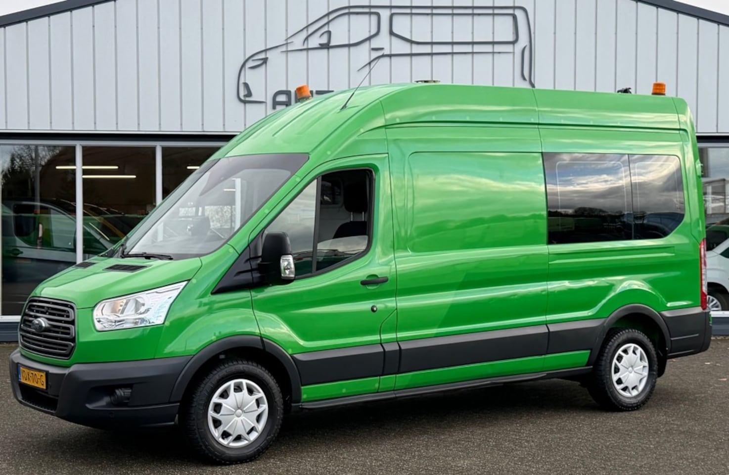 Ford Transit - 2.0 TDCI 96KW 131PK L3H3 EURO 6 FWD AIRCO/ CRUISE CONTROL/ NAVIGATIE/ TREKHAAK/ 100% DEALE - AutoWereld.nl