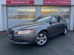 Volvo V70 - 2.0 D3 Cruise Navi PDC Trekhaak Dealeronderhouden