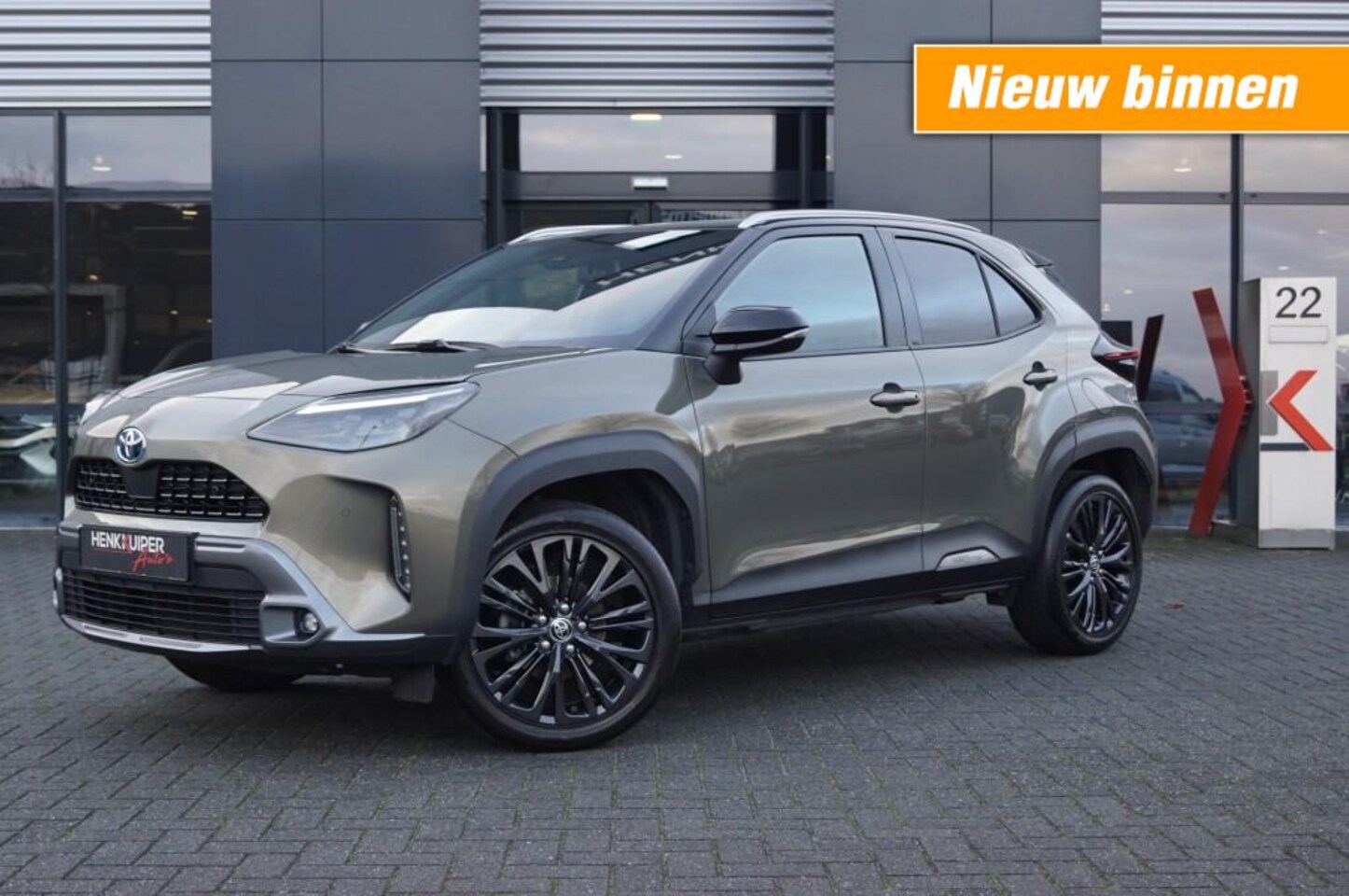 Toyota Yaris Cross - 1.5 Hybrid Adventure / Panodak / Trekhaak afnb./ Camera /Elektr. A-Klep/ Head-up - AutoWereld.nl