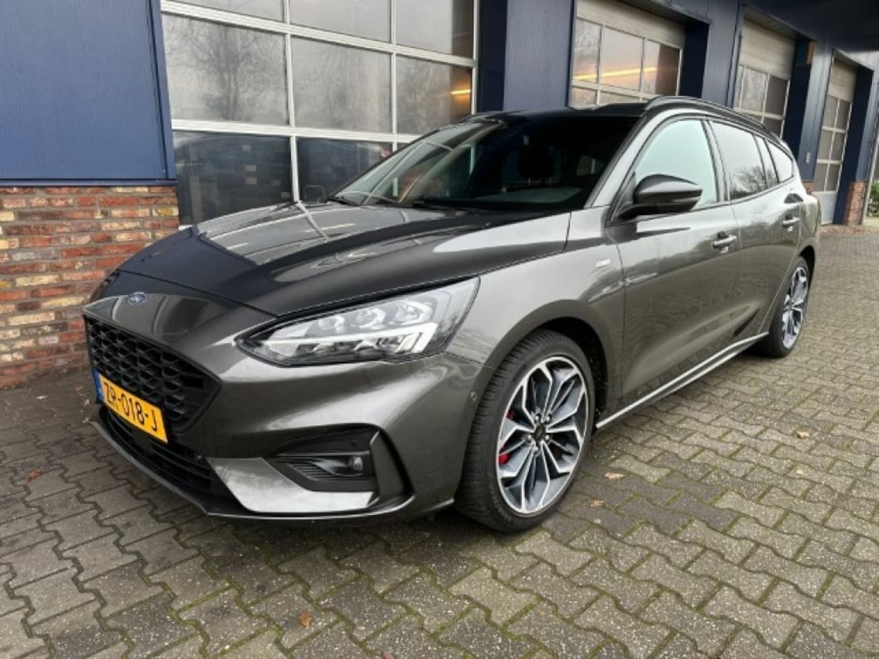 Ford Focus - 1.0 ECOB. ST L. BNS CAMERA.  TREKHAAK. - AutoWereld.nl