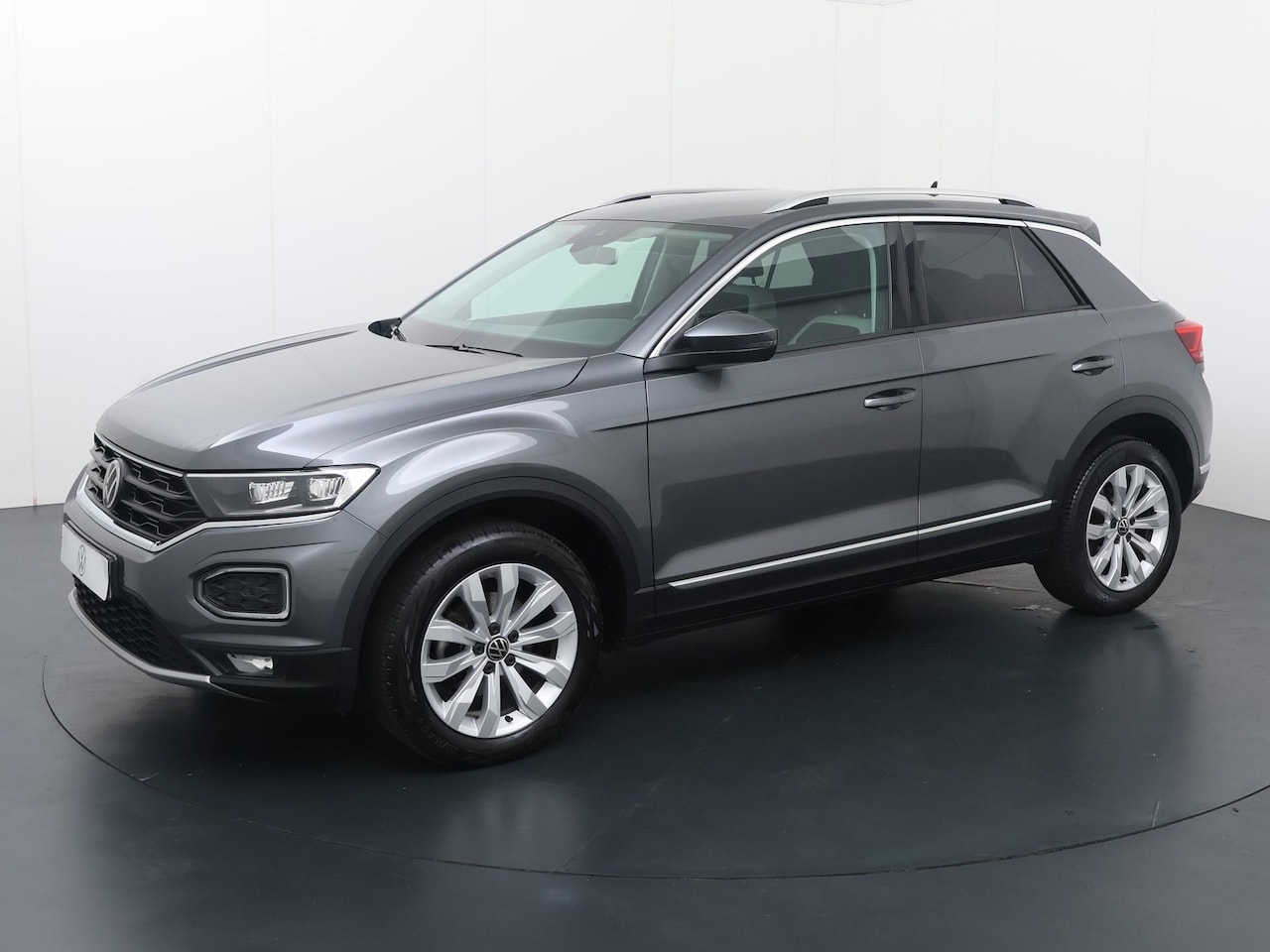 Volkswagen T-Roc - 1.5 TSI Sport | 150 PK | Automaat | Trekhaak | Navigatiesysteem | Achteruitrijcamera | - AutoWereld.nl
