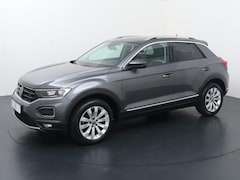 Volkswagen T-Roc - 1.5 TSI Sport | 150 PK | Automaat | Trekhaak | Navigatiesysteem | Achteruitrijcamera |